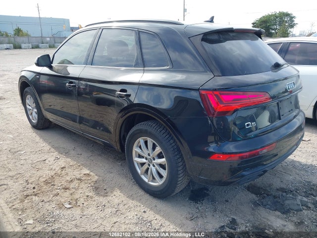 Audi Q5 45 Technik 2023 WA1FAAFY7P2029210 Image 3