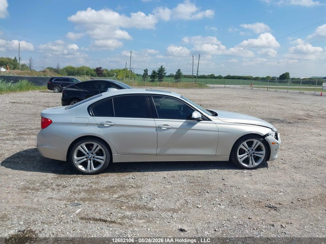 BMW 328i Xdrive 2014 WBA3B3C5XEF544877 Image 13