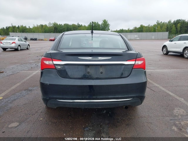 2013 Chrysler 200 Touring მანქანა იყიდება აუქციონზე, vin: 1C3CCBBB2DN758448, აუქციონის ნომერი: 12682196