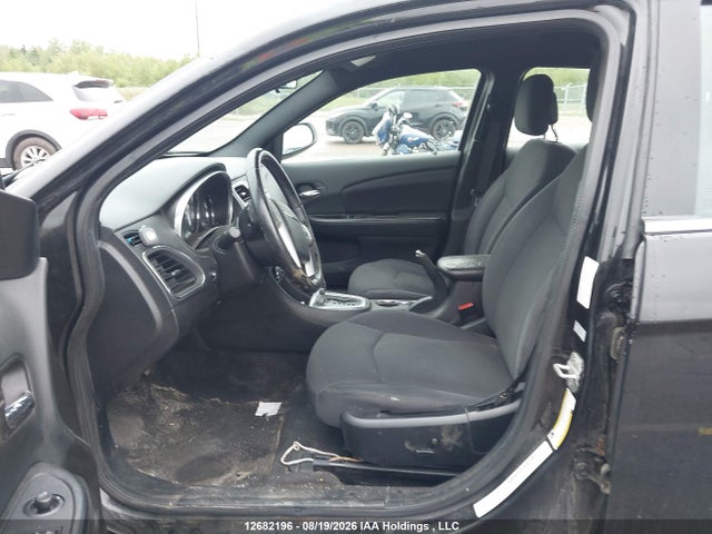 2013 Chrysler 200 Touring მანქანა იყიდება აუქციონზე, vin: 1C3CCBBB2DN758448, აუქციონის ნომერი: 12682196