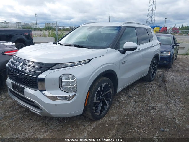 Mitsubishi OUTLANDER PHEV 2025 JA4T5WA93SZ603306 Image 2