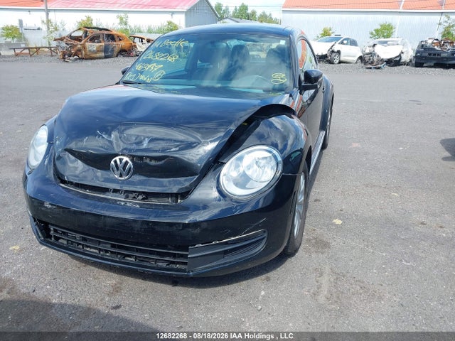12682268 :رقم المزاد ، 3VWH07AT8EM663757 vin ، 2014 Volkswagen Beetle Turbo مزاد بيع