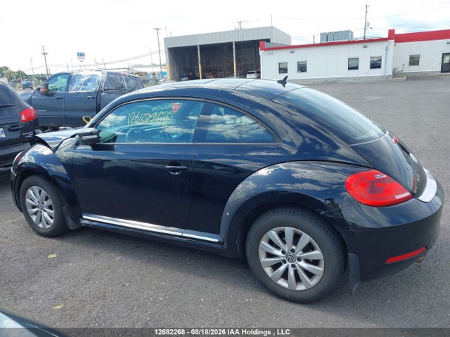 12682268 :رقم المزاد ، 3VWH07AT8EM663757 vin ، 2014 Volkswagen Beetle Turbo مزاد بيع