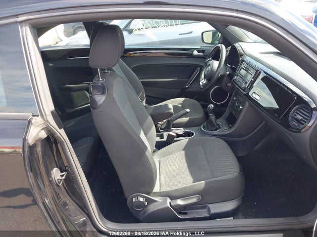 12682268 :رقم المزاد ، 3VWH07AT8EM663757 vin ، 2014 Volkswagen Beetle Turbo مزاد بيع