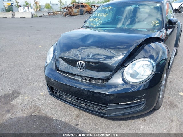 12682268 :رقم المزاد ، 3VWH07AT8EM663757 vin ، 2014 Volkswagen Beetle Turbo مزاد بيع