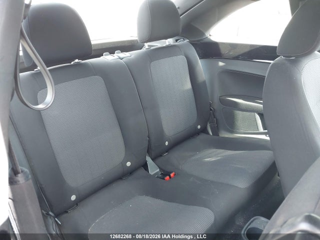12682268 :رقم المزاد ، 3VWH07AT8EM663757 vin ، 2014 Volkswagen Beetle Turbo مزاد بيع