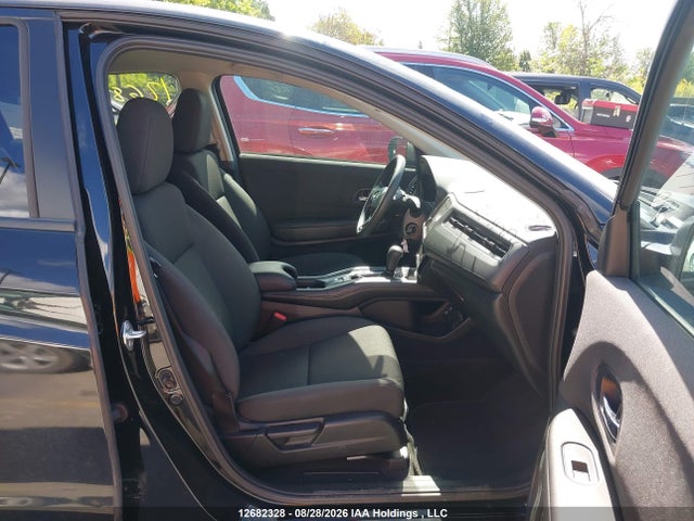 Honda HR-V LX 2022 3CZRU5H36NM100447 Image 5