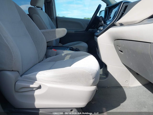 5TDKK3DCXGS716209 Toyota Sienna Le 8 Passenger