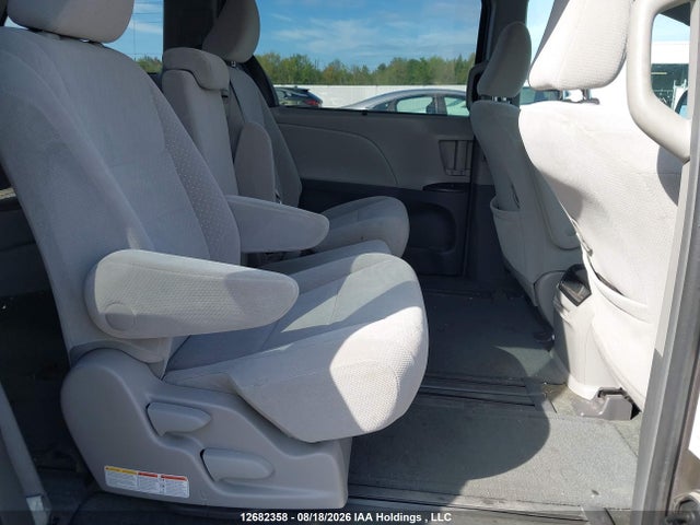 5TDKK3DCXGS716209 Toyota Sienna Le 8 Passenger