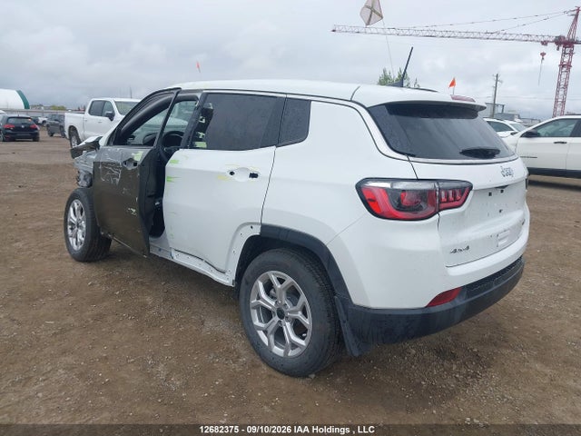 Jeep Compass Latitude 2025 3C4NJDBN8ST606669 Image 3