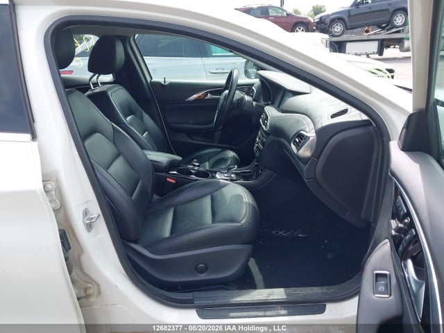 Infiniti QX30 2018 SJKCH5CR3JA044113 Image 5