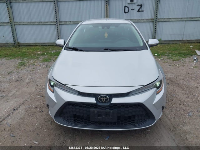12682378 :رقم المزاد ، 5YFBPMBE6NP341811 vin ، 2022 Toyota Corolla Le/xle مزاد بيع