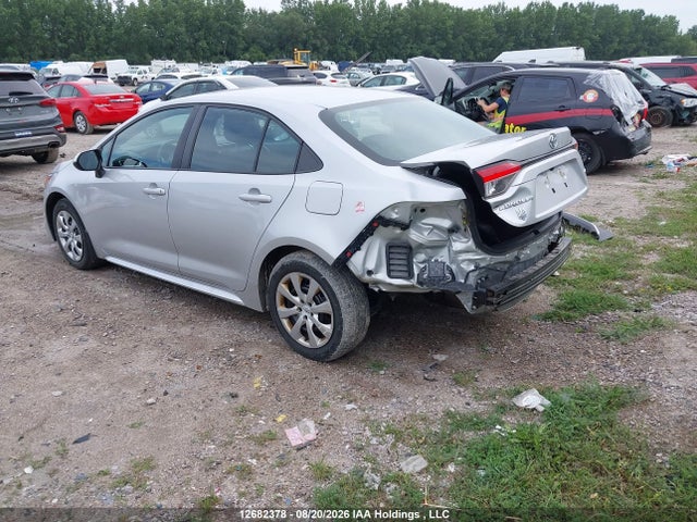 12682378 :رقم المزاد ، 5YFBPMBE6NP341811 vin ، 2022 Toyota Corolla Le/xle مزاد بيع