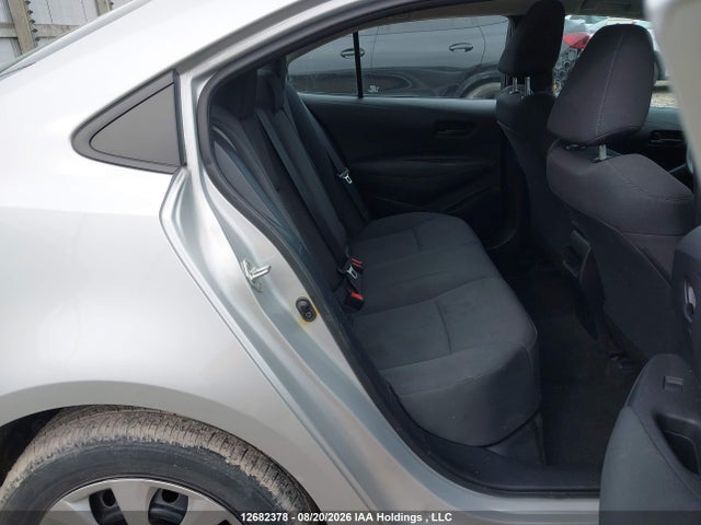 12682378 :رقم المزاد ، 5YFBPMBE6NP341811 vin ، 2022 Toyota Corolla Le/xle مزاد بيع