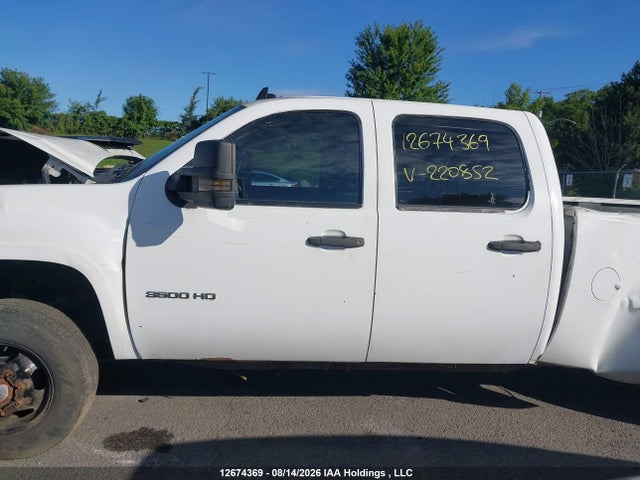 Продаж на аукціоні авто 2011 Gmc Sierra 3500hd Sle, vin: 1GT423C80BF220852, номер лоту: 12674369