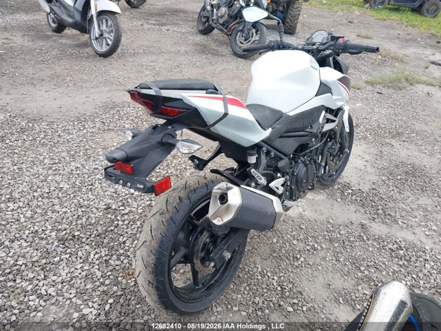 Kawasaki Z400 2022 JKAERKD12NDAG7153 Image 4