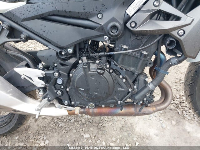 Kawasaki Z400 2022 JKAERKD12NDAG7153 Image 8