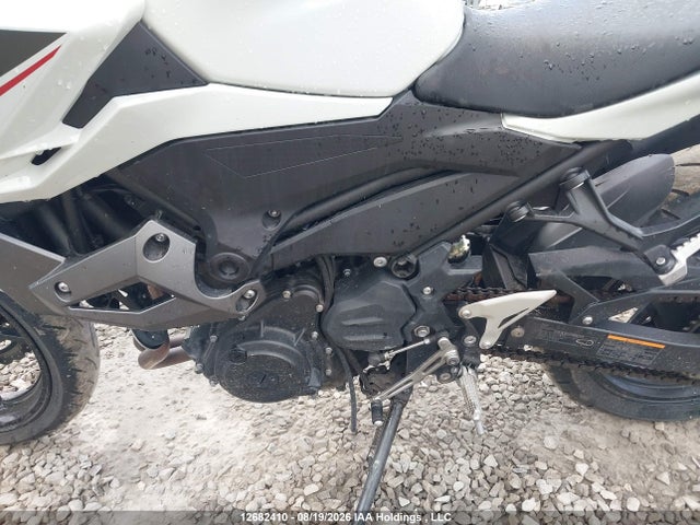 Kawasaki Z400 2022 JKAERKD12NDAG7153 Image 9