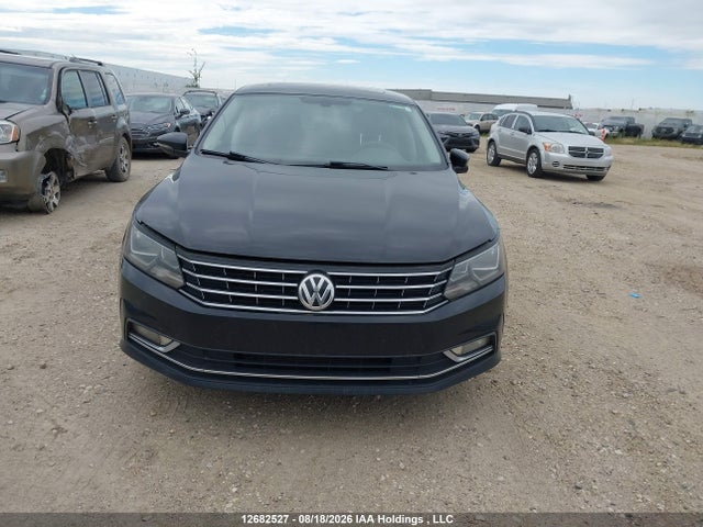 Продаж на аукціоні авто 2016 Volkswagen Passat 1.8 Tsi Highline, vin: 1VWCS7A37GC003668, номер лоту: 12682527