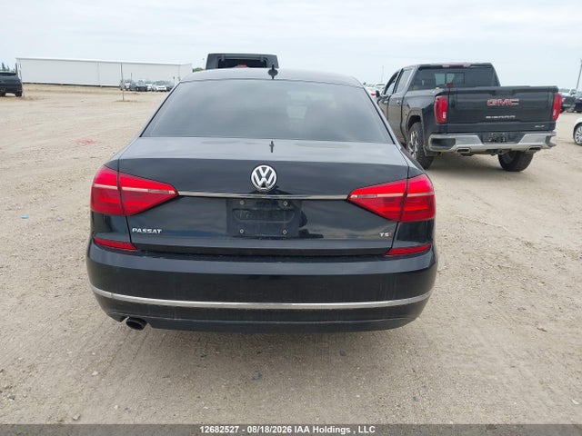 Продаж на аукціоні авто 2016 Volkswagen Passat 1.8 Tsi Highline, vin: 1VWCS7A37GC003668, номер лоту: 12682527
