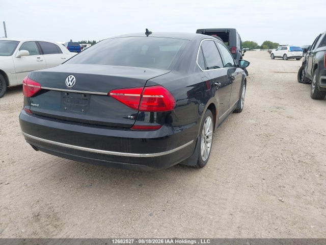 Продаж на аукціоні авто 2016 Volkswagen Passat 1.8 Tsi Highline, vin: 1VWCS7A37GC003668, номер лоту: 12682527