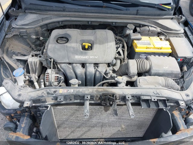 Hyundai ELANTRA SE 2018 5NPD74LF7JH221068 Image 10