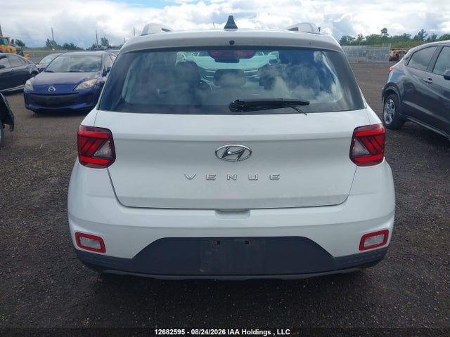 Продажа на аукционе авто 2021 Hyundai Venue Trend, vin: KMHRC8A35MU086972, номер лота: 12682595