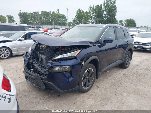 JN8BT3BB2RW182671 Nissan Rogue Sv Moonroof