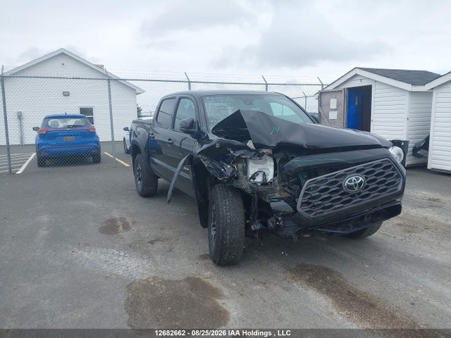 5TFCZ5AN8MX279477 Toyota Tacoma Nightshade