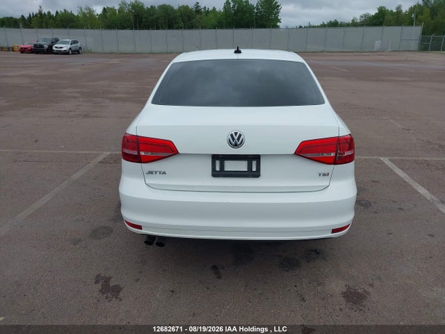 3VWB07AJ6FM425881 Volkswagen Jetta 1.8 Tsi Comfortline/1.8 Tsi Trendline+