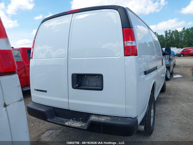 Chevrolet Express G2500 2026 1GCWGAFP7T1244405 Image 17