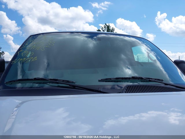 Chevrolet Express G2500 2026 1GCWGAFP7T1244405 Image 18