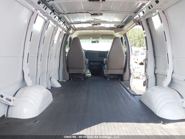 Chevrolet Express G2500 2026 1GCWGAFP7T1244405 Image 19