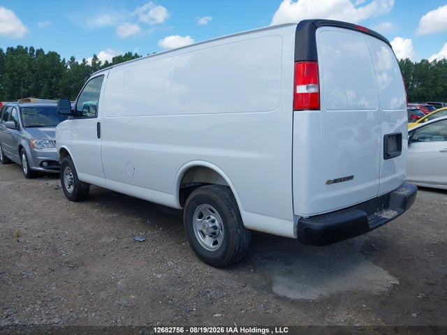 Chevrolet Express G2500 2026 1GCWGAFP7T1244405 Image 3