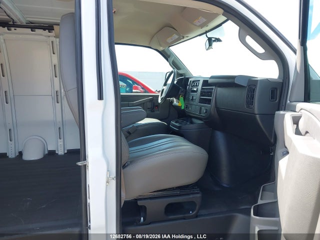 Chevrolet Express G2500 2026 1GCWGAFP7T1244405 Image 5