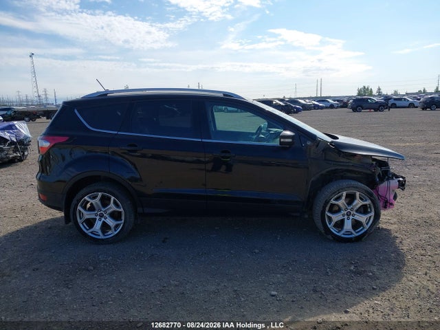12682770 :رقم المزاد ، 1FMCU9J98JUA45471 vin ، 2018 Ford Escape Titanium مزاد بيع