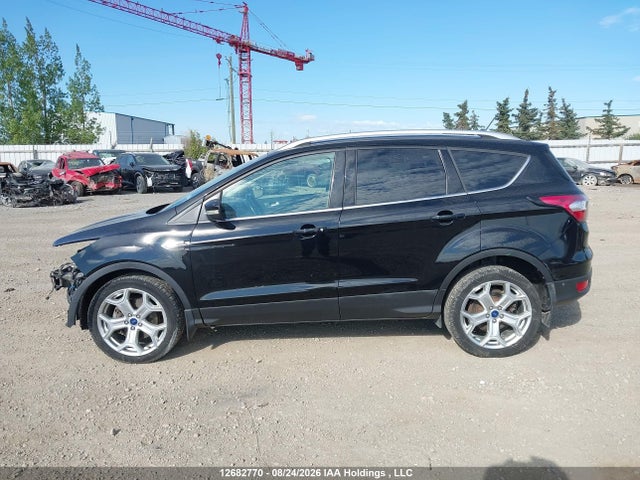 12682770 :رقم المزاد ، 1FMCU9J98JUA45471 vin ، 2018 Ford Escape Titanium مزاد بيع