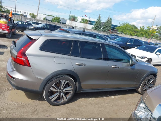 Aukcja sprzedaży 2019 Volvo V60 Cross Country T5 Momentum, vin: YV4102WK8K1003151, numer aukcji: 12682804