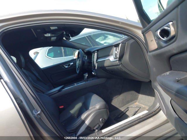 Aukcja sprzedaży 2019 Volvo V60 Cross Country T5 Momentum, vin: YV4102WK8K1003151, numer aukcji: 12682804