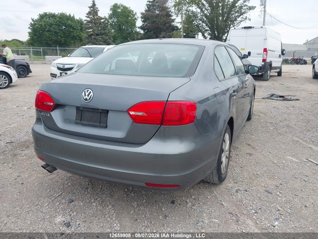2013 Volkswagen Jetta 2.0l Trendline/2.0l Trendline+ მანქანა იყიდება აუქციონზე, vin: 3VW2K7AJXDM296793, აუქციონის ნომერი: 12659908