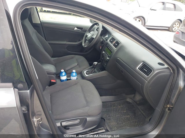2013 Volkswagen Jetta 2.0l Trendline/2.0l Trendline+ მანქანა იყიდება აუქციონზე, vin: 3VW2K7AJXDM296793, აუქციონის ნომერი: 12659908
