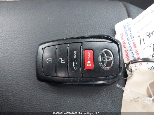 7MUDAABG3NV023989 Toyota Corolla Cross Xle