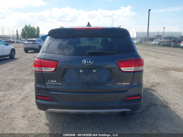 KIA SORENTO EX 2018 5XYPHDA15JG391681 Image 16