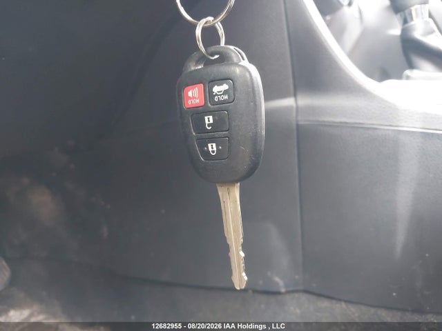 2T1BURHE2JC040993 Toyota COROLLA SE