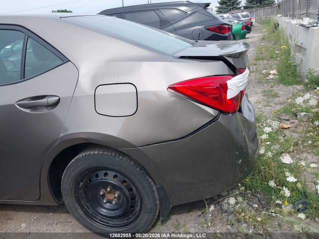 2T1BURHE2JC040993 Toyota COROLLA SE