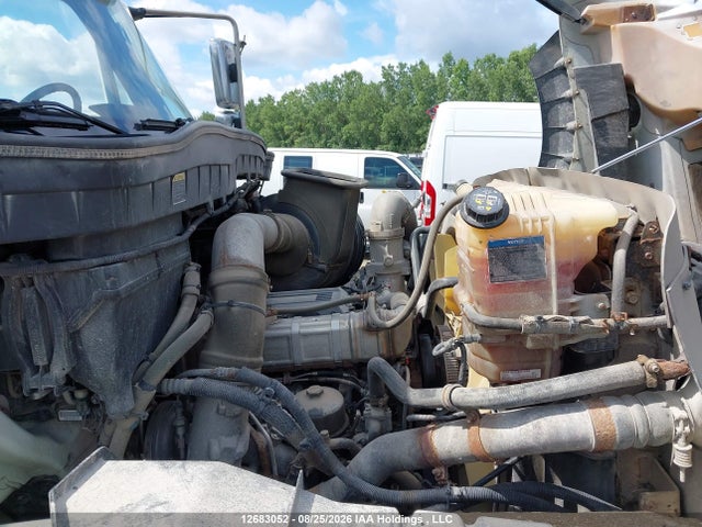 International Workstar 7600 2017 3HTGSSNT6HN478484 Image 10