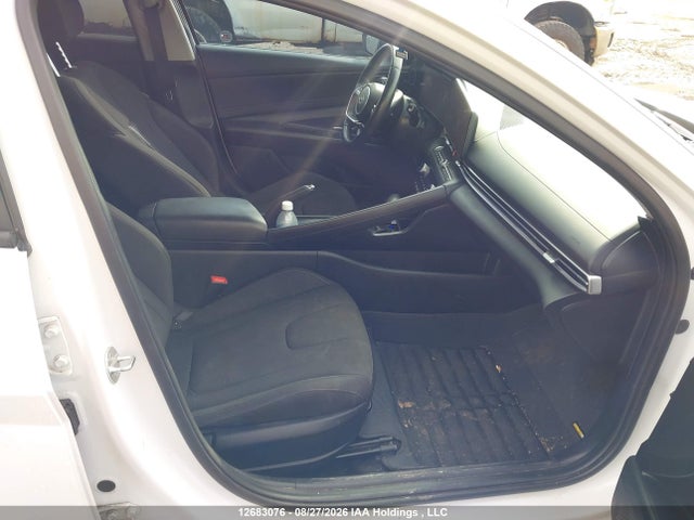 KMHLM4DG1RU670819 Hyundai Elantra