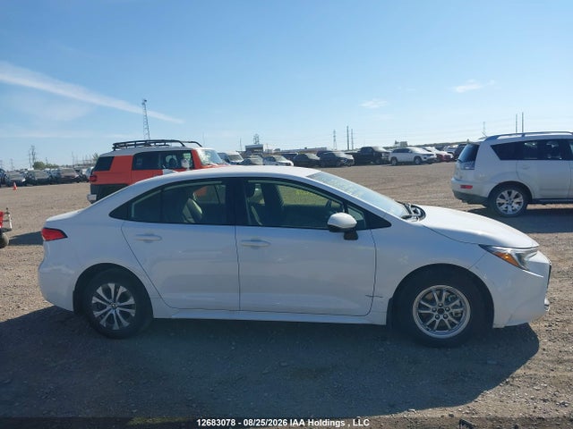 Toyota Corolla Hybrid Le 2025 JTDBCMFE6S3075782 Image 13