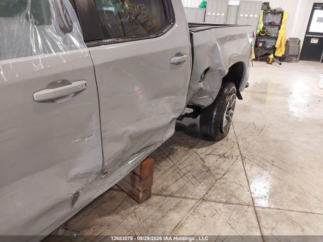 2025 Chevrolet Silverado 1500 4wd Rst მანქანა იყიდება აუქციონზე, vin: 1GCUKEE8XSZ153538, აუქციონის ნომერი: 12683079