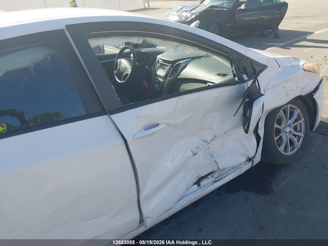 KMHD25LH3GU281879 Hyundai ELANTRA GT
